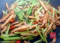 芹菜香干炒肉丝的做法图解13