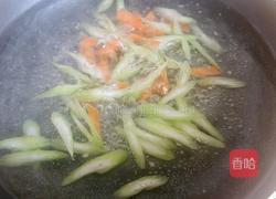 爽口芹菜拌腐竹的做法图解3