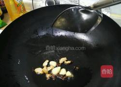 藕片炒肉配尖椒的做法图解3