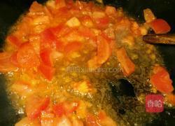 西红柿菌菇豆苗汤的做法图解4