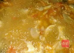 西红柿菌菇豆苗汤的做法图解6