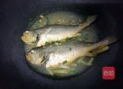 豆酱焖黄花鱼的做法图解7