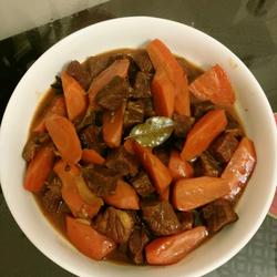 红萝卜啤酒闷牛肉的做法[图]