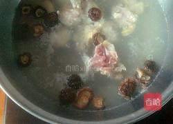 冬菇鸡汤的做法图解4