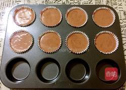可可戚风纸杯蛋糕的做法图解12
