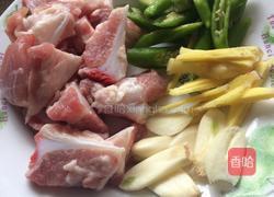 猪软骨芹菜的做法图解1