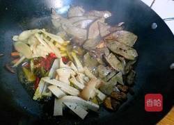 泡菜炒猪肝的做法图解6