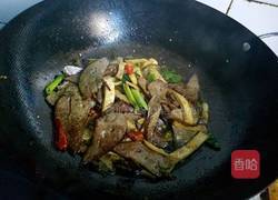 泡菜炒猪肝的做法图解8
