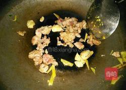 盐菜土豆汤的做法图解2