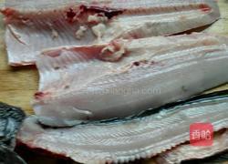 滑溜鱼片的做法图解2