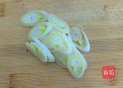 韭黄炒鸡蛋的做法图解3