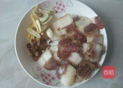 芥菜叶茎炒咸肉的做法图解2