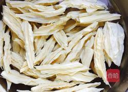 瘦肉木耳炒腐竹的做法图解1