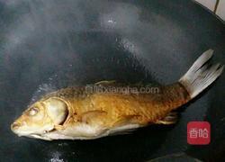 海参鲫鱼汤（下奶）的做法图解1