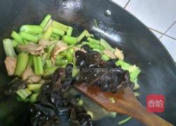 芹菜木耳炒肉的做法图解9