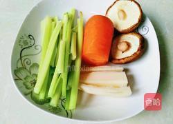 蔬菜丁炒米的做法图解1