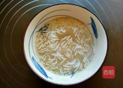 咸鸭蛋虾皮豆腐的做法图解2