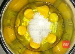 全蛋海绵蛋糕的做法图解1