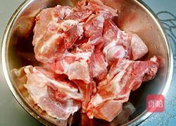 东北酱大骨棒的做法图解1