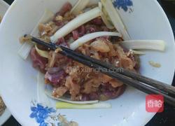 炸鸡柳（猪里脊肉同样适合此做法）的做法图解1