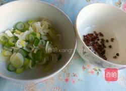 葱油鸡蛋面的做法图解1