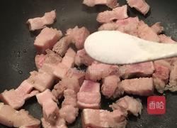 五花肉炒菜花的做法图解3