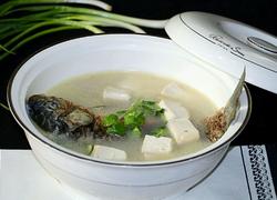 鲫鱼豆腐汤