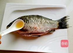 鲫鱼豆腐汤的做法图解1