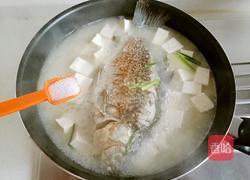鲫鱼豆腐汤的做法图解9