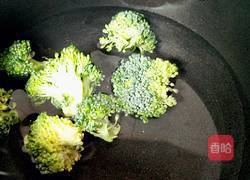 八叔健康健身餐 五分钟黑胡椒牛排 的做法图解2