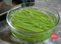 芹菜炒肉丝的做法图解4