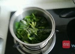 菠菜炒笨蛋的做法图解4