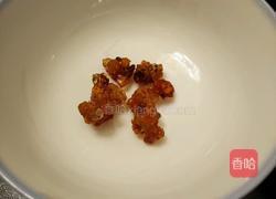 桃胶皂米银耳羹的做法图解1