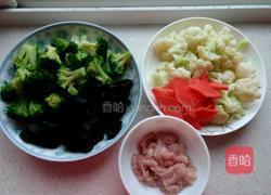 双花炒木耳的做法图解1