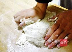 手擀酱拌面的做法图解1