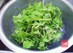 荠菜炒蛋的做法图解1