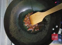 老干妈炒莲菜的做法图解7