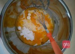 蓝莓芝麻戚风蛋糕的做法图解3