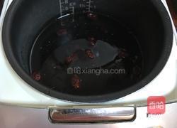 懒人版黑米银耳红枣粥的做法图解3