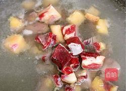 土豆烧牛腩的做法图解2