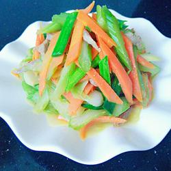 西芹胡萝卜炒肉的做法[图]