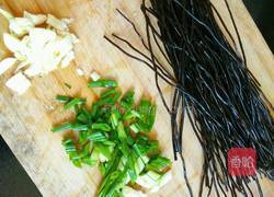 酸辣撅根粉的做法图解1