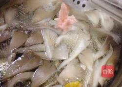 蘑菇肉片汤的做法图解5
