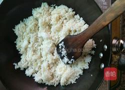 青椒蛋炒饭的做法图解1