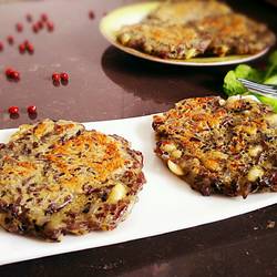 椒香黑米鸡蛋饼的做法[图]