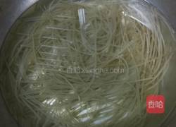 白菜炖粉条的做法图解1