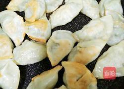 西兰花猪肉鲜虾饺的做法图解7