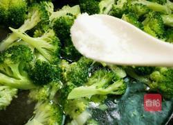 素炒西兰花的做法图解5