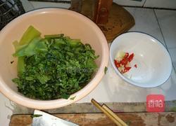 翡翠阳光(大蒜小米辣炒莴苣)的做法图解1
