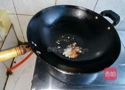 翡翠阳光(大蒜小米辣炒莴苣)的做法图解2